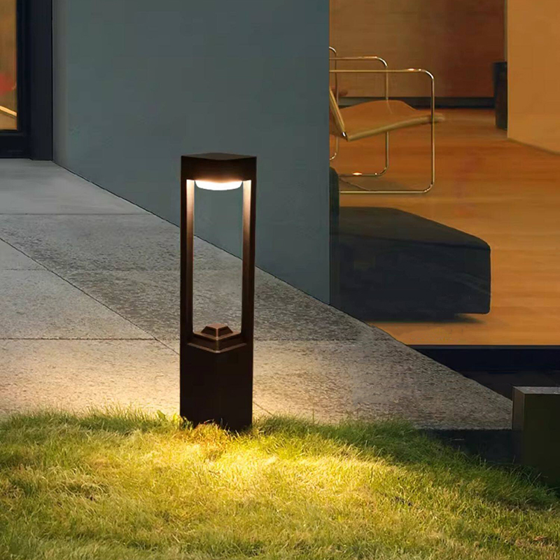 Solar Garden Light - مصباح أرضي مضيء للساحات يعمل بالطاقة