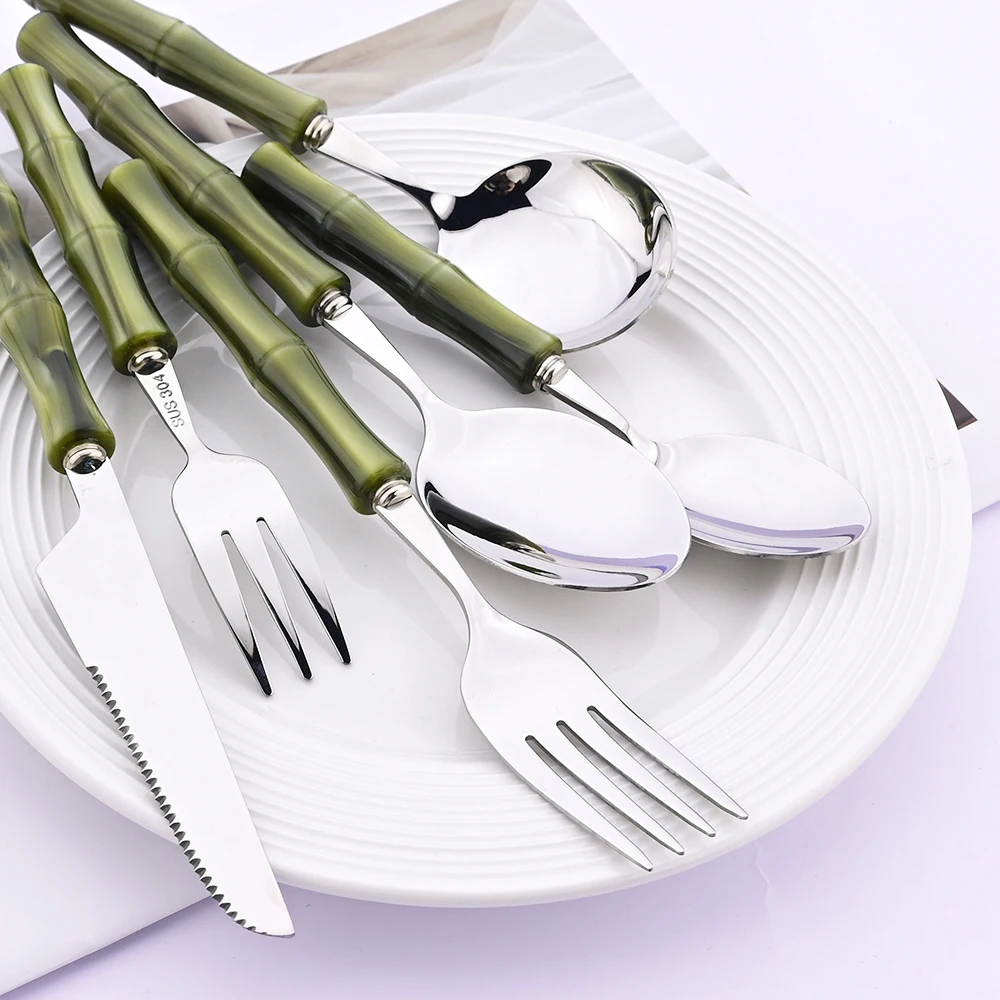 طقم أدوات مائدة بمقبض من الخيز - مراجعة Bamboo Cutlery وسعره