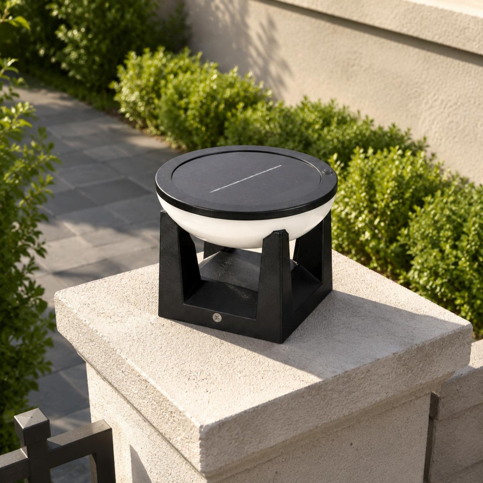 مصباح عمود شمسي سهل التركيب، إ - مراجعة Solar Garden Light وسعره